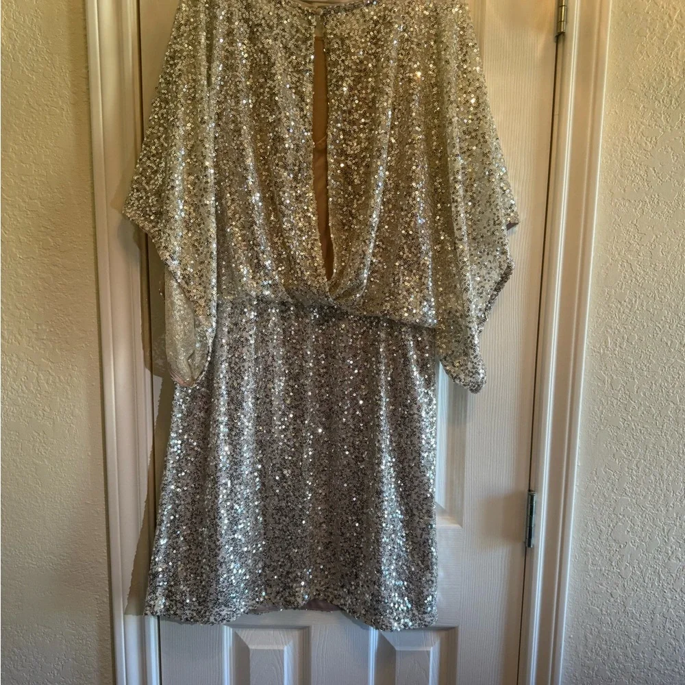 Jessica Howard Gold Sequin Dress - Picture 4 of 4